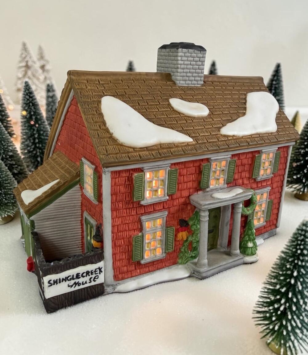 Vintage 1990 RETIRED Dept 56 Heritage Village New England "Shingle Creek House"